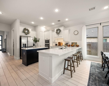 8711 Harbor Pines Drive - Photo Thumbnail 13