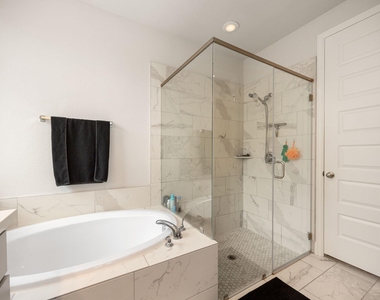 8711 Harbor Pines Drive - Photo Thumbnail 21