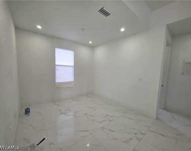 331 Nelson Road N - Photo Thumbnail 10