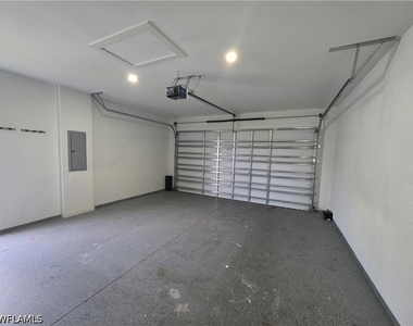 331 Nelson Road N - Photo Thumbnail 8