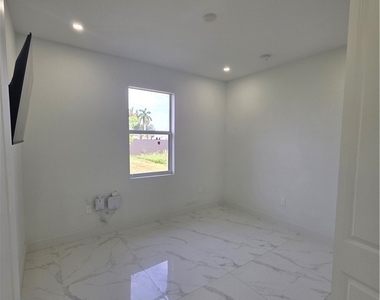 331 Nelson Road N - Photo Thumbnail 12