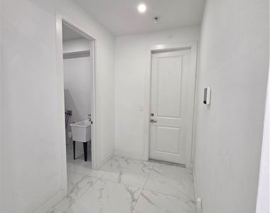 331 Nelson Road N - Photo Thumbnail 6