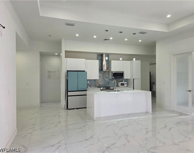 331 Nelson Road N - Photo Thumbnail 2