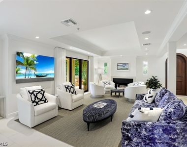 270 5th Avenue S - Photo Thumbnail 2