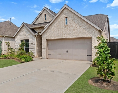 142 Amaranth Way - Photo Thumbnail 1