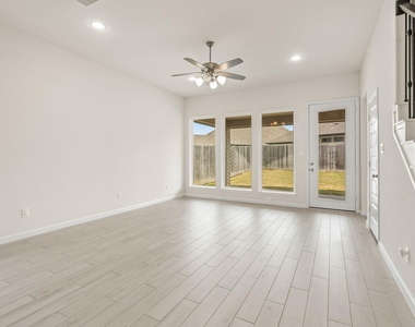 142 Amaranth Way - Photo Thumbnail 12