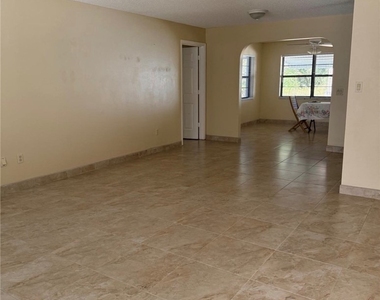 908 Primrose St - Photo Thumbnail 4