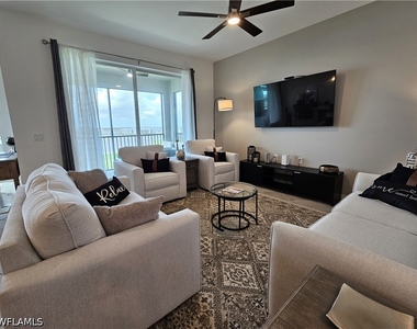 5807 Double Eagle Circle - Photo Thumbnail 3