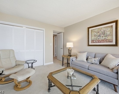 4901 Gulf Shore Boulevard N - Photo Thumbnail 8