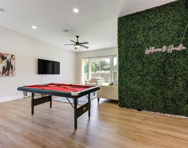 6835 Weston Street - Photo Thumbnail 13