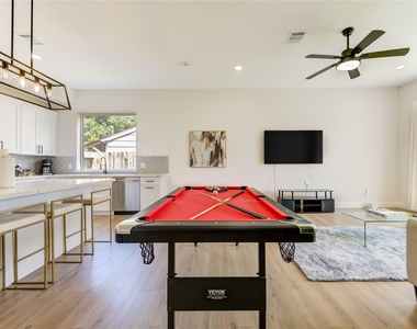 6835 Weston Street - Photo Thumbnail 12