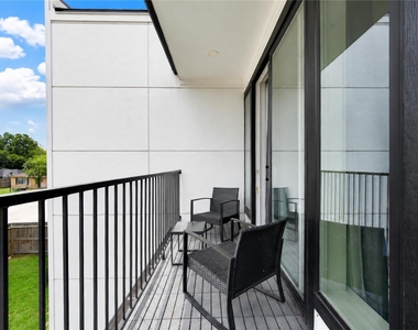 6835 Weston Street - Photo Thumbnail 36