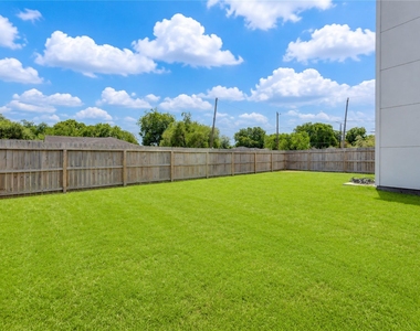 6835 Weston Street - Photo Thumbnail 39