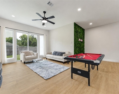6835 Weston Street - Photo Thumbnail 14