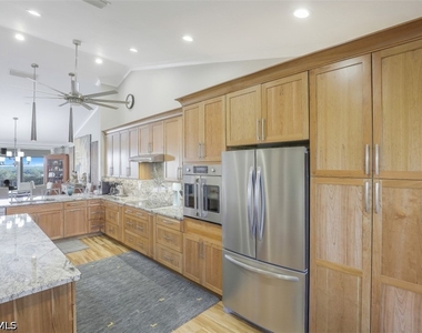 360 Horse Creek Drive - Photo Thumbnail 4