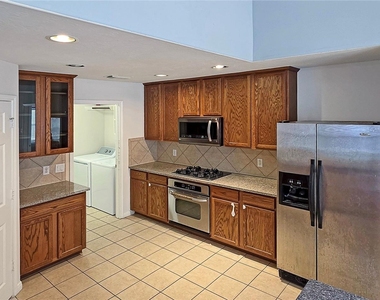2202 Drake Falls Drive - Photo Thumbnail 17