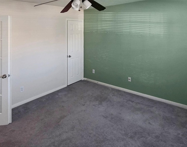 2202 Drake Falls Drive - Photo Thumbnail 11