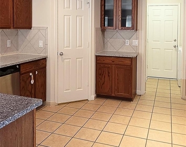 2202 Drake Falls Drive - Photo Thumbnail 19
