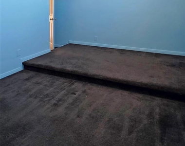 2202 Drake Falls Drive - Photo Thumbnail 37
