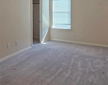 2202 Drake Falls Drive - Photo Thumbnail 32