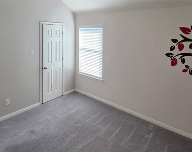 2202 Drake Falls Drive - Photo Thumbnail 33