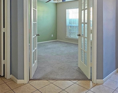 2202 Drake Falls Drive - Photo Thumbnail 10