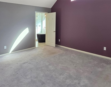2202 Drake Falls Drive - Photo Thumbnail 21