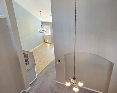 2202 Drake Falls Drive - Photo Thumbnail 9