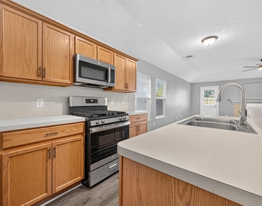 8010 Indian Desert Drive - Photo Thumbnail 9