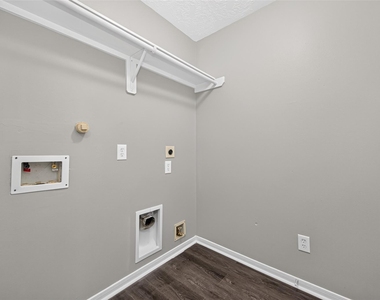 8010 Indian Desert Drive - Photo Thumbnail 30
