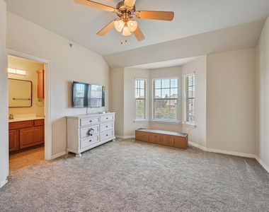 305 Holleman Drive E - Photo Thumbnail 13