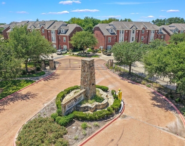 305 Holleman Drive E - Photo Thumbnail 21