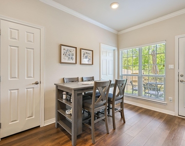 305 Holleman Drive E - Photo Thumbnail 4