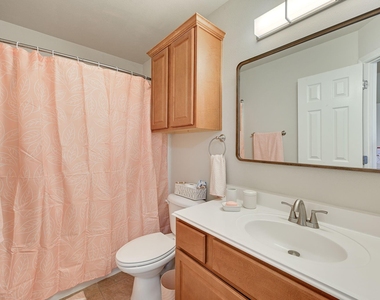 305 Holleman Drive E - Photo Thumbnail 11