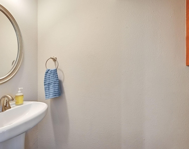 305 Holleman Drive E - Photo Thumbnail 5