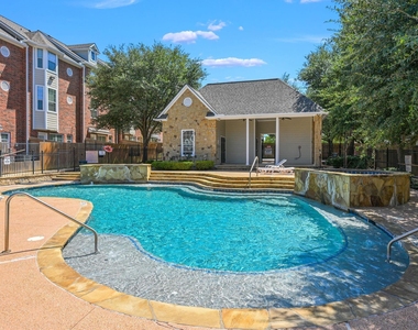 305 Holleman Drive E - Photo Thumbnail 9