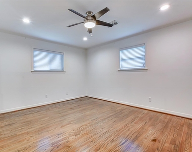 1202 Shadeland Drive - Photo Thumbnail 11