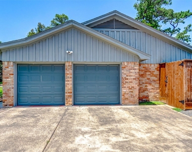 1202 Shadeland Drive - Photo Thumbnail 17