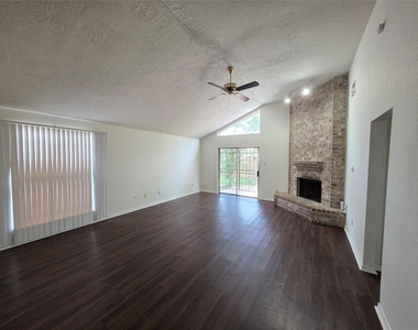11726 Plumbrook Drive - Photo Thumbnail 2