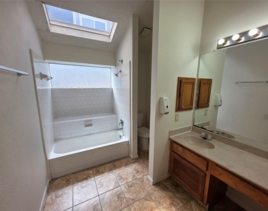 11726 Plumbrook Drive - Photo Thumbnail 12