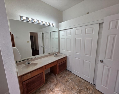 11726 Plumbrook Drive - Photo Thumbnail 11