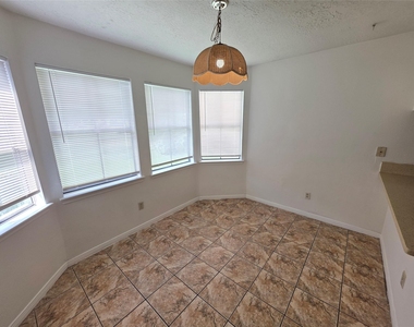 11726 Plumbrook Drive - Photo Thumbnail 5