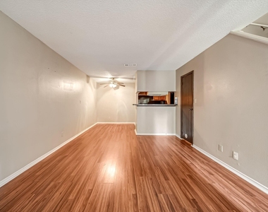 2501 Gulf Freeway - Photo Thumbnail 15