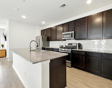 15219 Faushard Lane - Photo Thumbnail 3