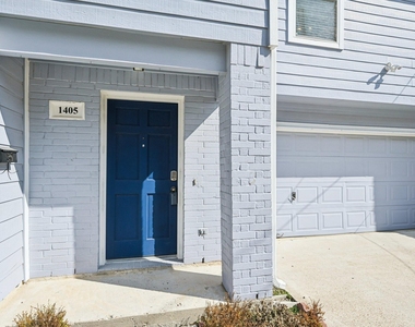 1405 Bailey Street - Photo Thumbnail 3