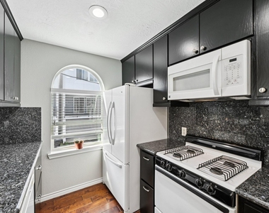1405 Bailey Street - Photo Thumbnail 15
