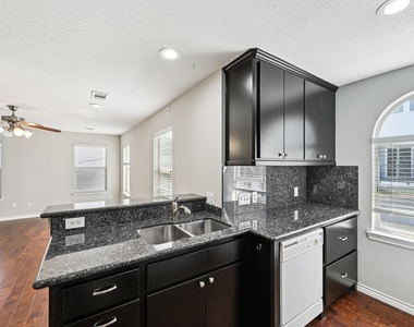 1405 Bailey Street - Photo Thumbnail 14