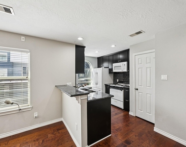 1405 Bailey Street - Photo Thumbnail 11