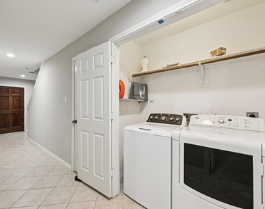 1405 Bailey Street - Photo Thumbnail 5
