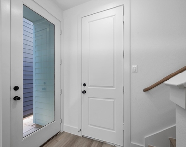 4610 Crown Grove Lane - Photo Thumbnail 11
